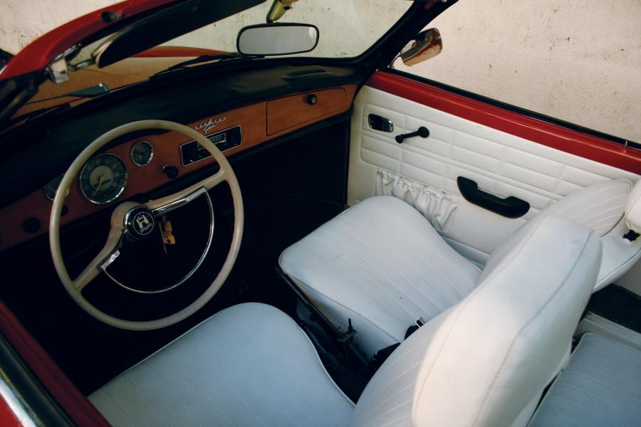  Volkswagen Karmann-Ghia Cabriolet 1970 года  (фото 2 из 3)